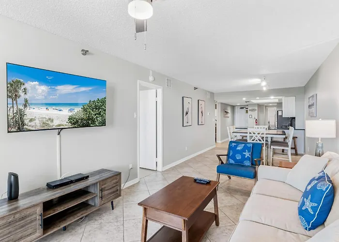 Hamilton House 102 Apartment