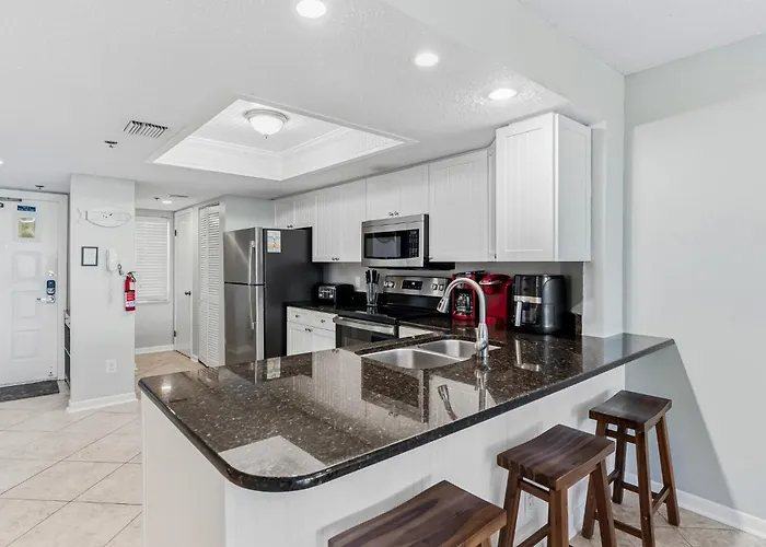 Hamilton House 102 *